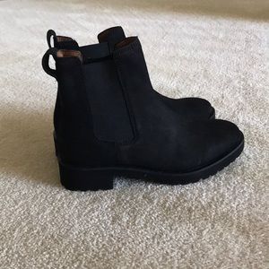 H&M Chelsea Boots